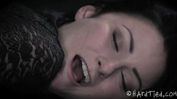 Exquisite and rough pussy whipping for captivating raven-haired beauty